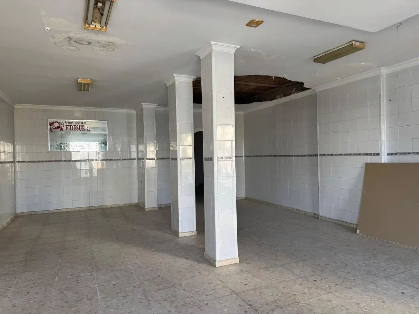 Local comercial en venta en Ayuntamiento - Barrio Alto, imagen 2