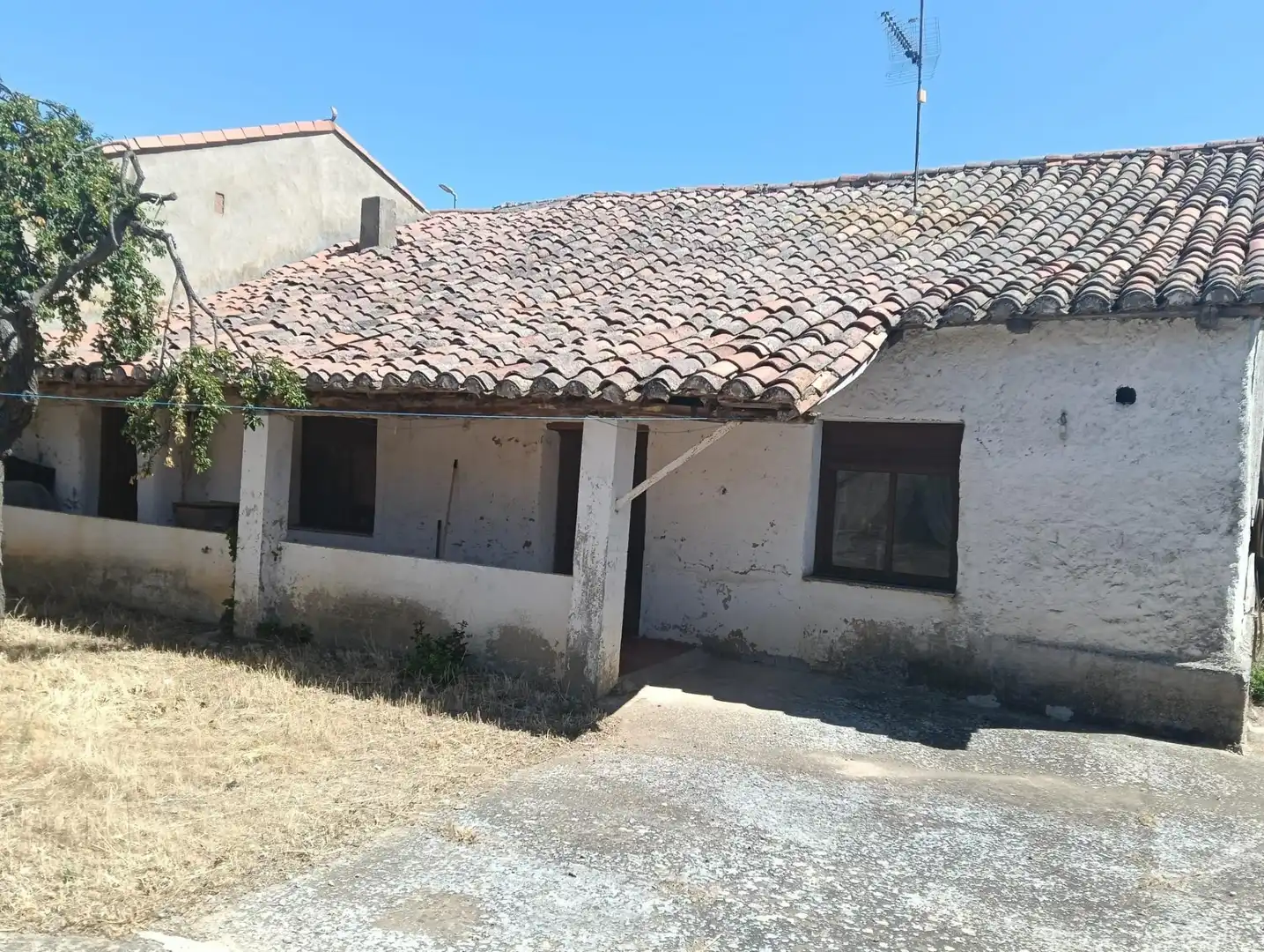 Außenansicht von Country house zum Verkauf in Santa Cristina de Valmadrigal mit Möbliert