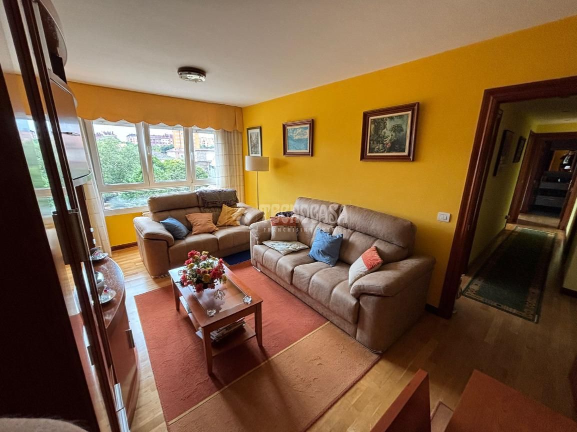 Piso en venta en Roces