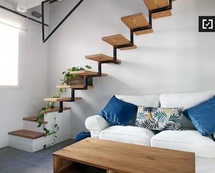 Living room of Flat to rent in  Madrid Capital  with Air Conditioner, Heating and Furnished