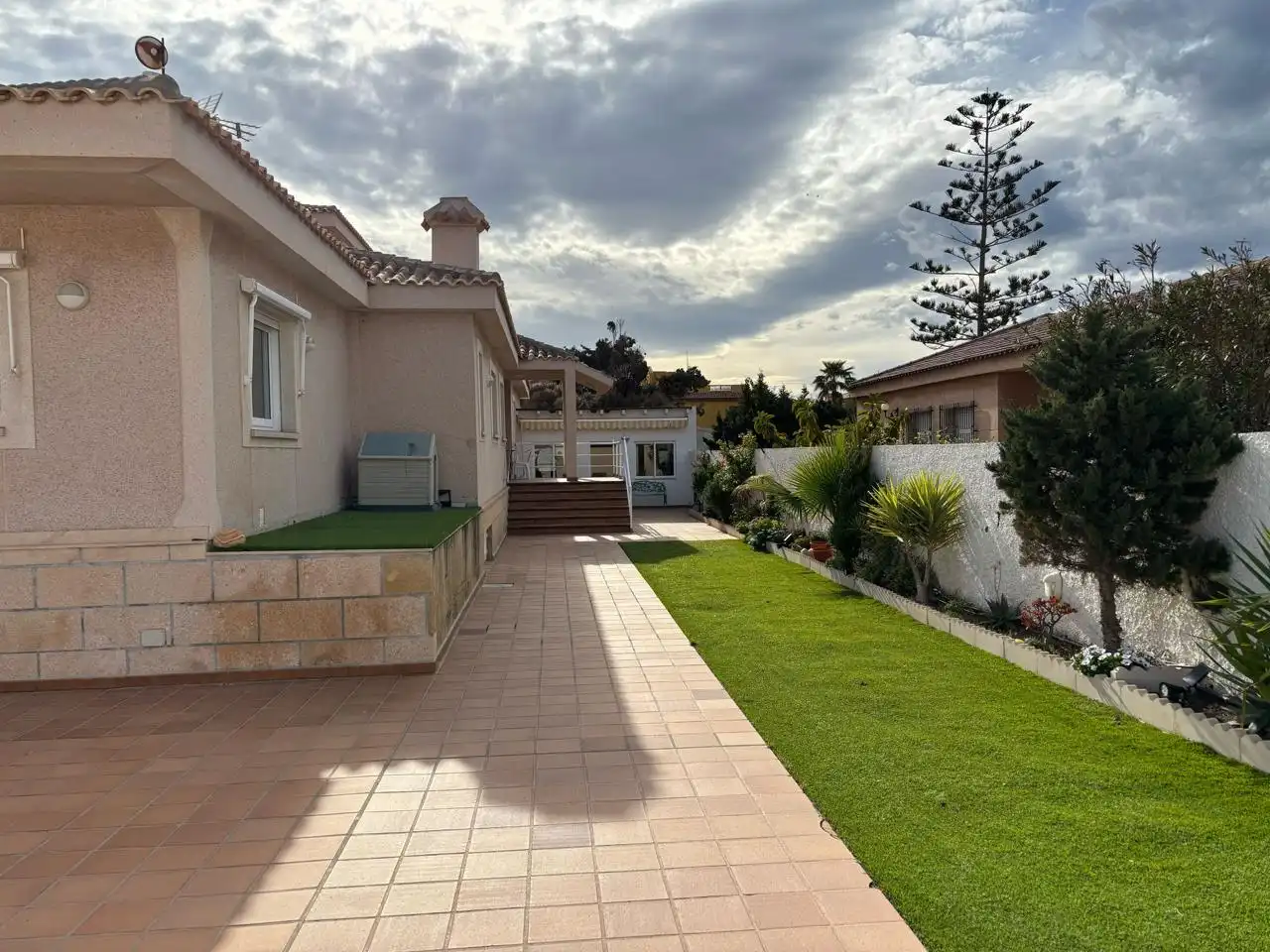 Vista exterior de Casa o chalet en venta en La Manga del Mar Menor con Aire acondicionado, Calefacción y Jardín privado