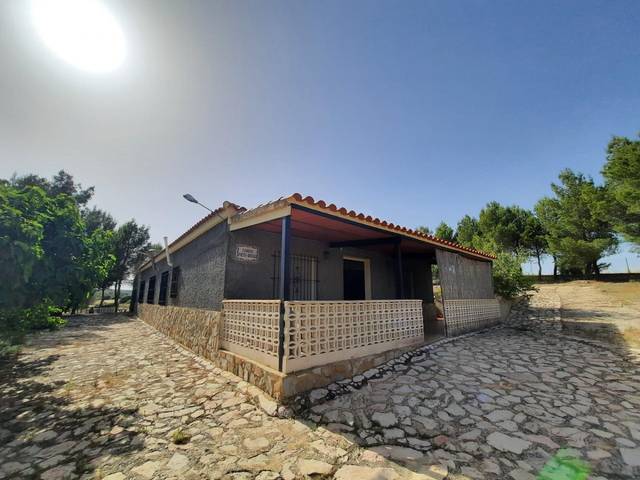 Casa-chalet en Venta en Alpera