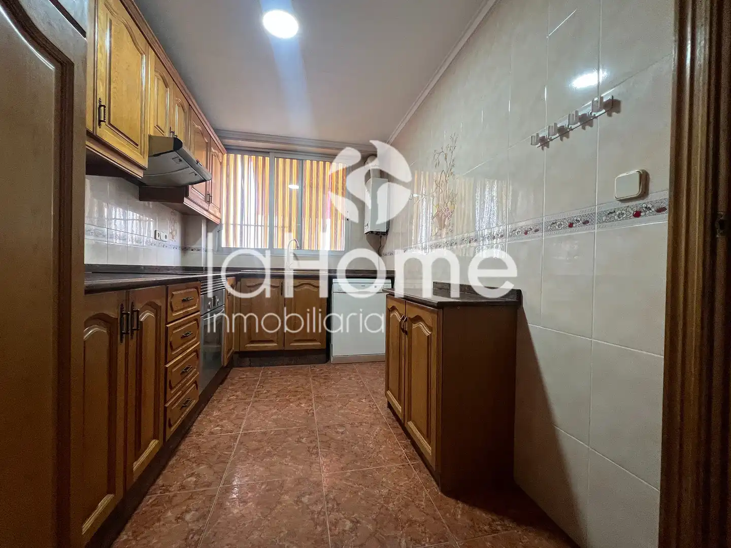 Kitchen of Flat for sale in Paterna  with Parquet flooring, Terrace and Storage room
