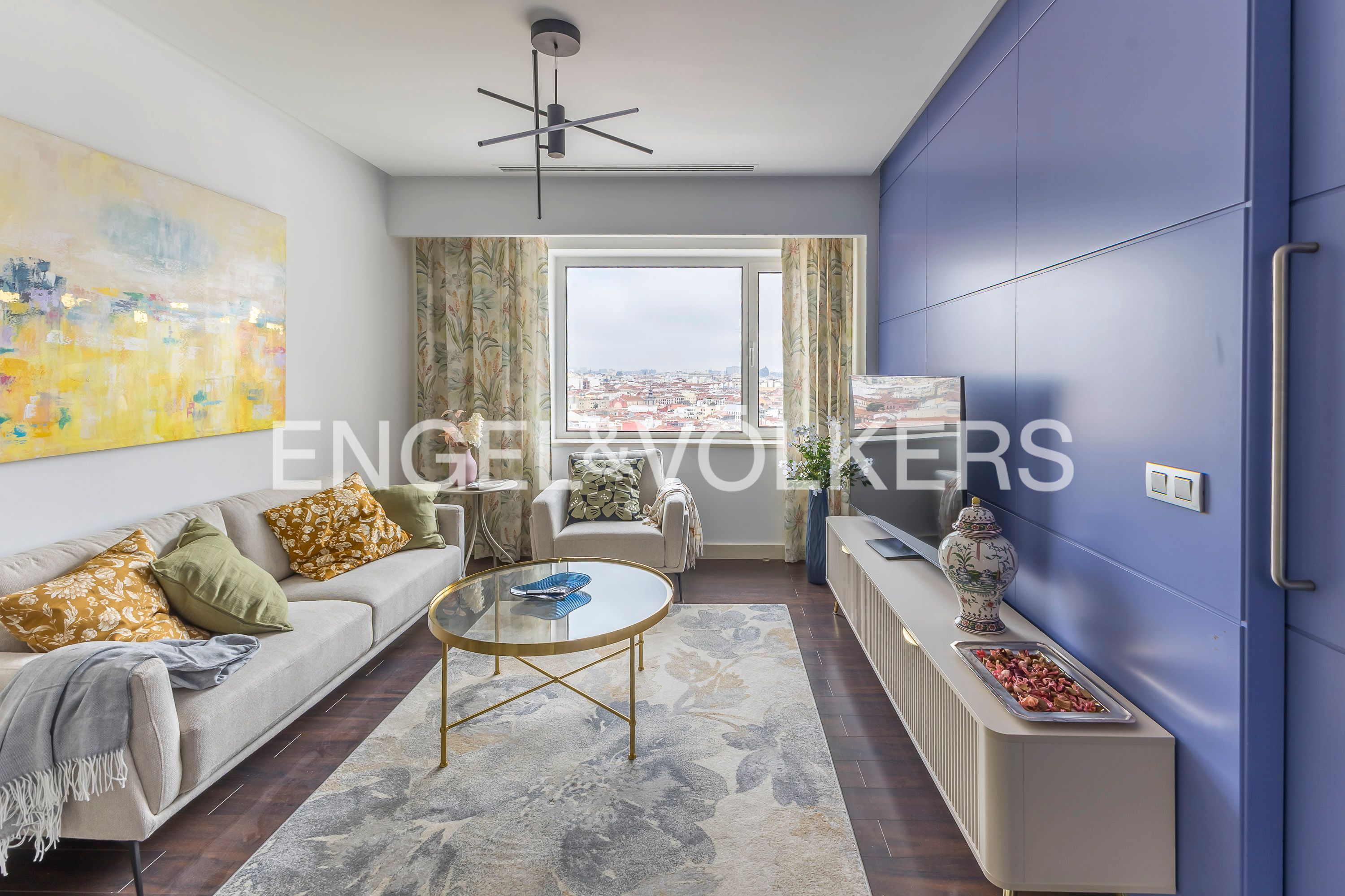 Sala d'estar de Apartament de lloguer en  Madrid Capital amb Aire condicionat, Calefacció i Piscina