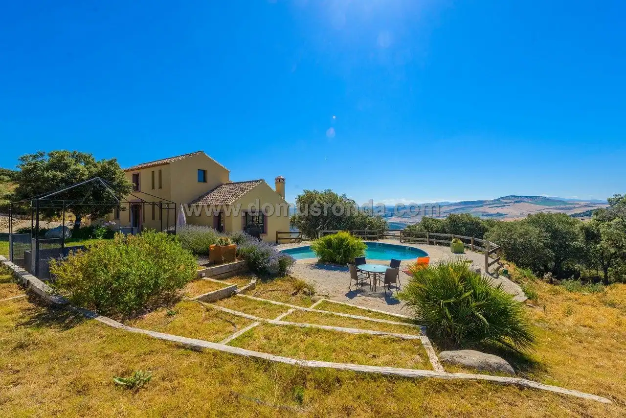 Vista exterior de Casa o chalet en venta en Montecorto con Aire acondicionado y Terraza