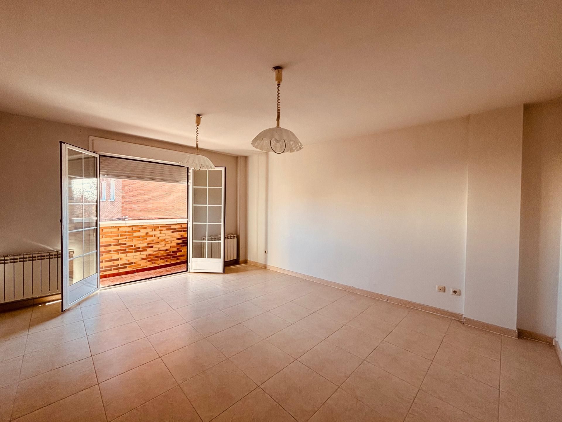 Flat for sale in Yuncos  with Air Conditioner, Heating and Balcony