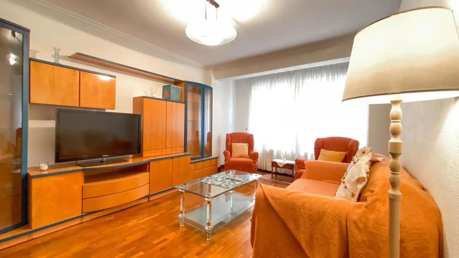 Wohnzimmer von Wohnung zur Miete in Santander mit Heizung, Parkett und Möbliert