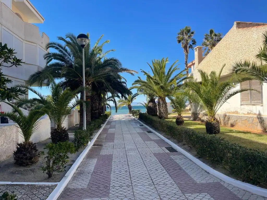 Außenansicht von Maisonette zum Verkauf in La Manga del Mar Menor mit Klimaanlage