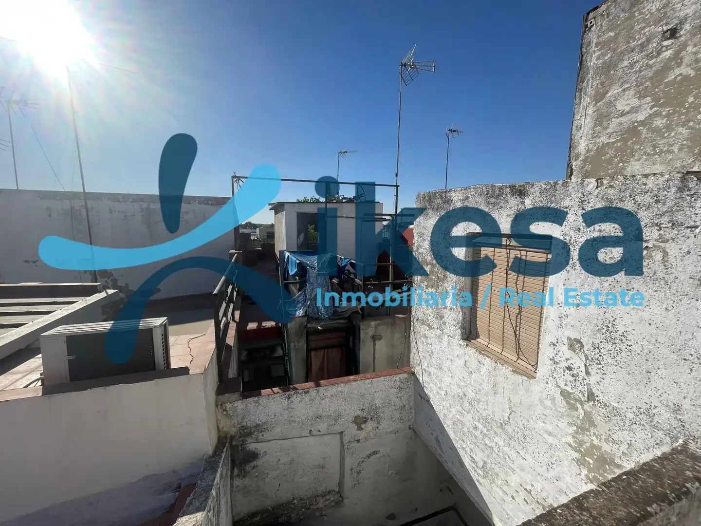 Vista exterior de Casa adosada en venda en Coria del Río
