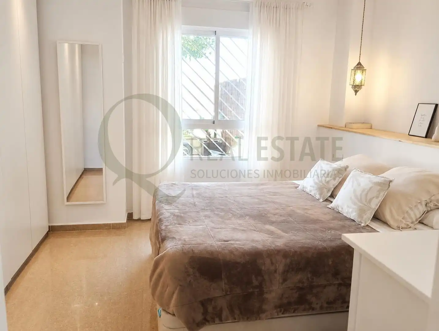 Schlafzimmer von Erdgeschoss zur Miete in El Campello mit Klimaanlage, Privatgarten und Möbliert