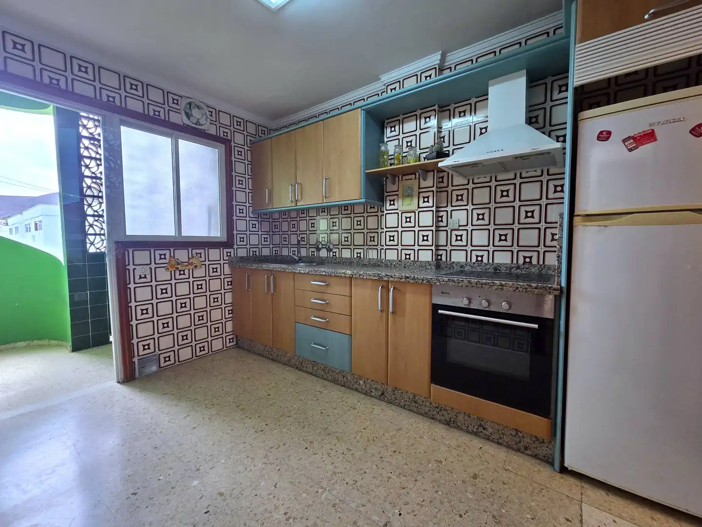 Cuina de Pis en venda en Las Palmas de Gran Canaria amb Terrassa, Traster i Balcó