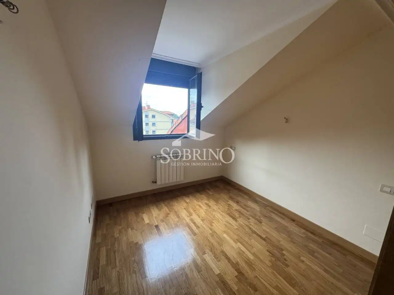 Bedroom of Flat for sale in Llanes  with Heating and Storage room
