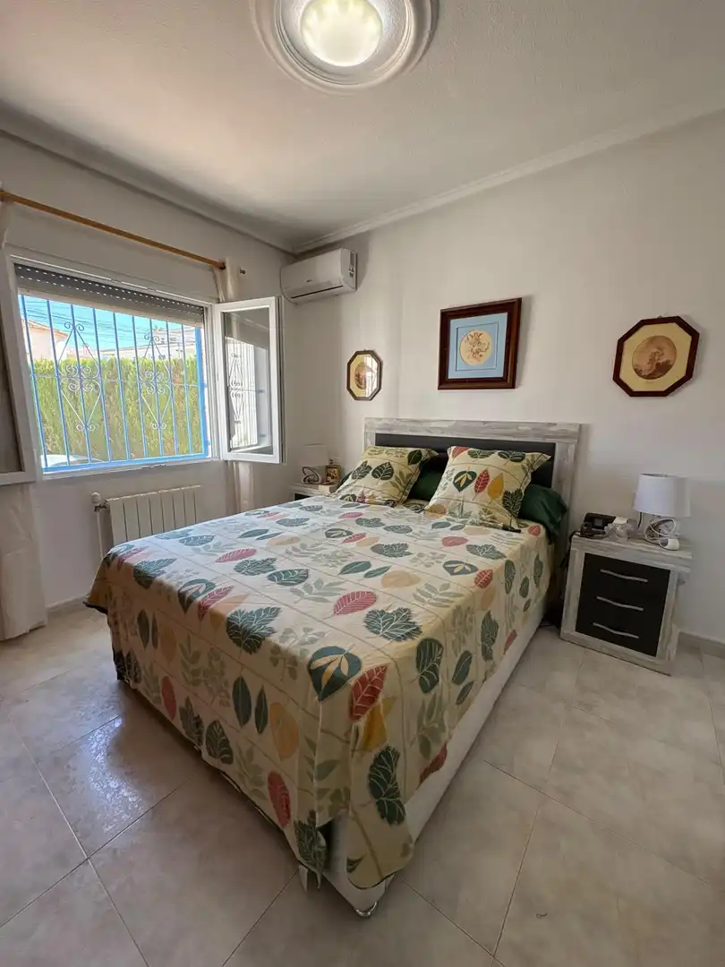 Dormitori de Casa o xalet en venda en Rojales amb Aire condicionat, Calefacció i Jardí privat