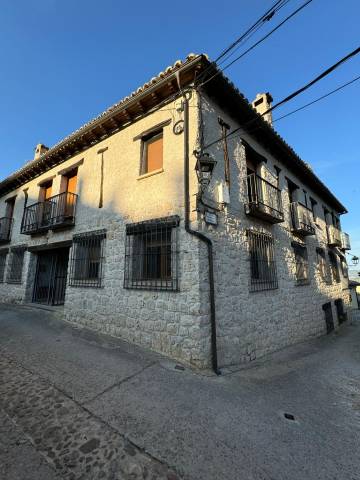 Casa adosada en Venta en Alocén