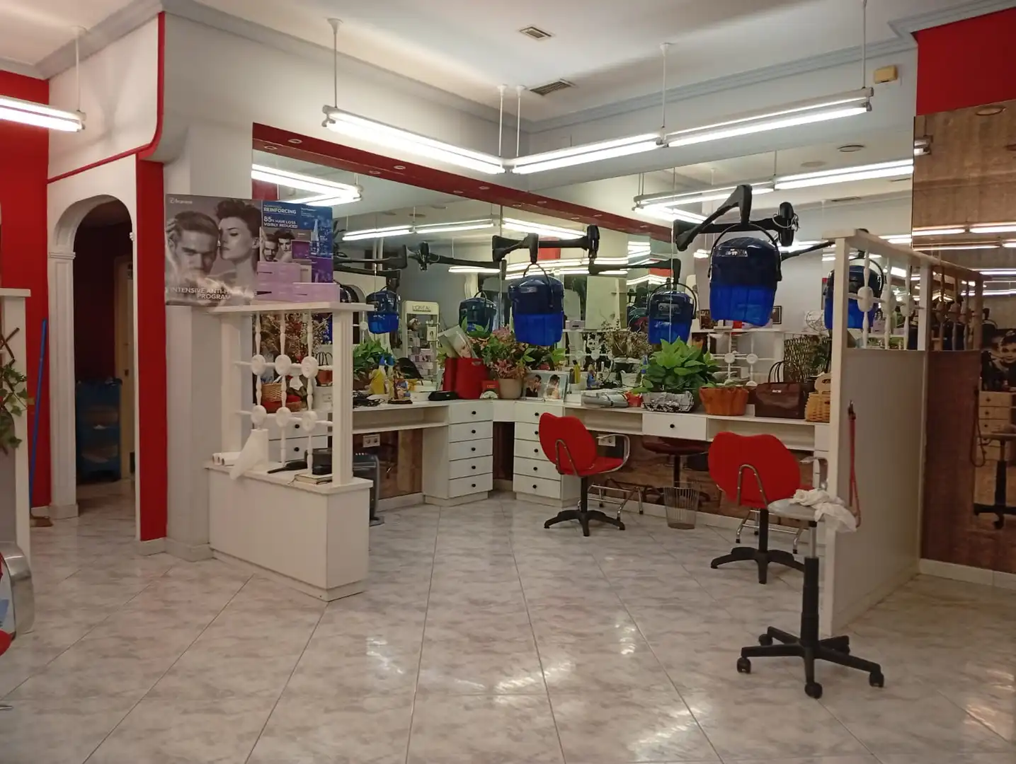 Local en venda en Gijón  amb Calefacció i Moblat