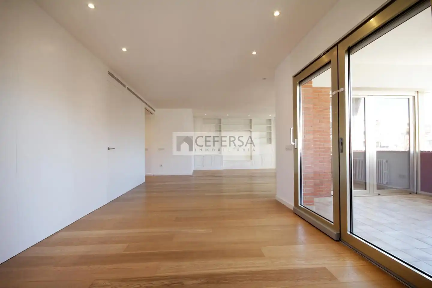 Schlafzimmer von Dachboden zur Miete in Barcelona mit Klimaanlage, Heizung und Parkett
