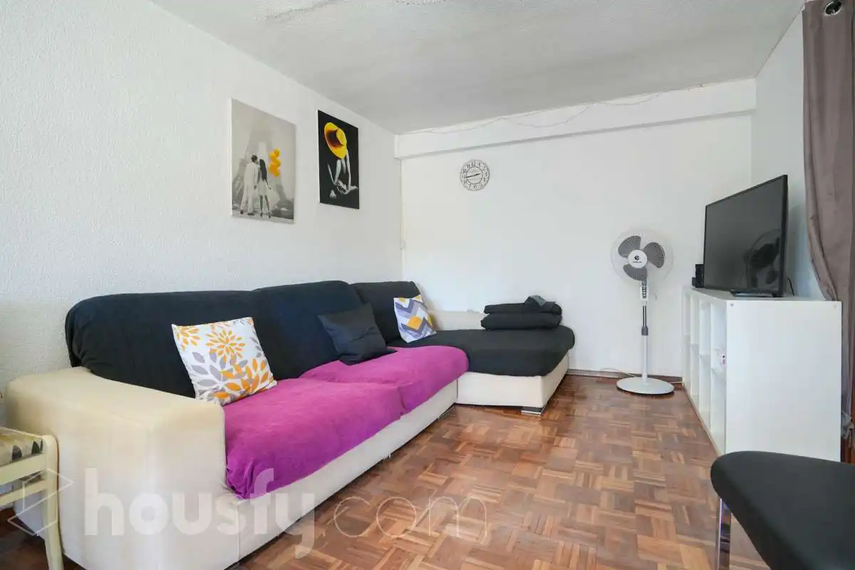 Sala de estar de Piso en venta en  Madrid Capital con Calefacción, Parquet y Terraza