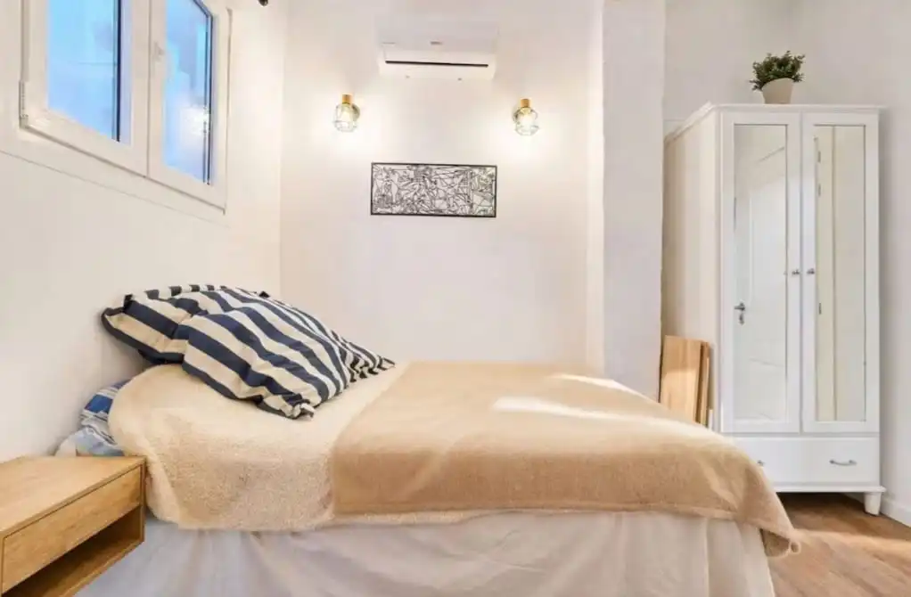 Habitación de Apartamento de alquiler en Valencia con Aire acondicionado, Calefacción y Jardín privado