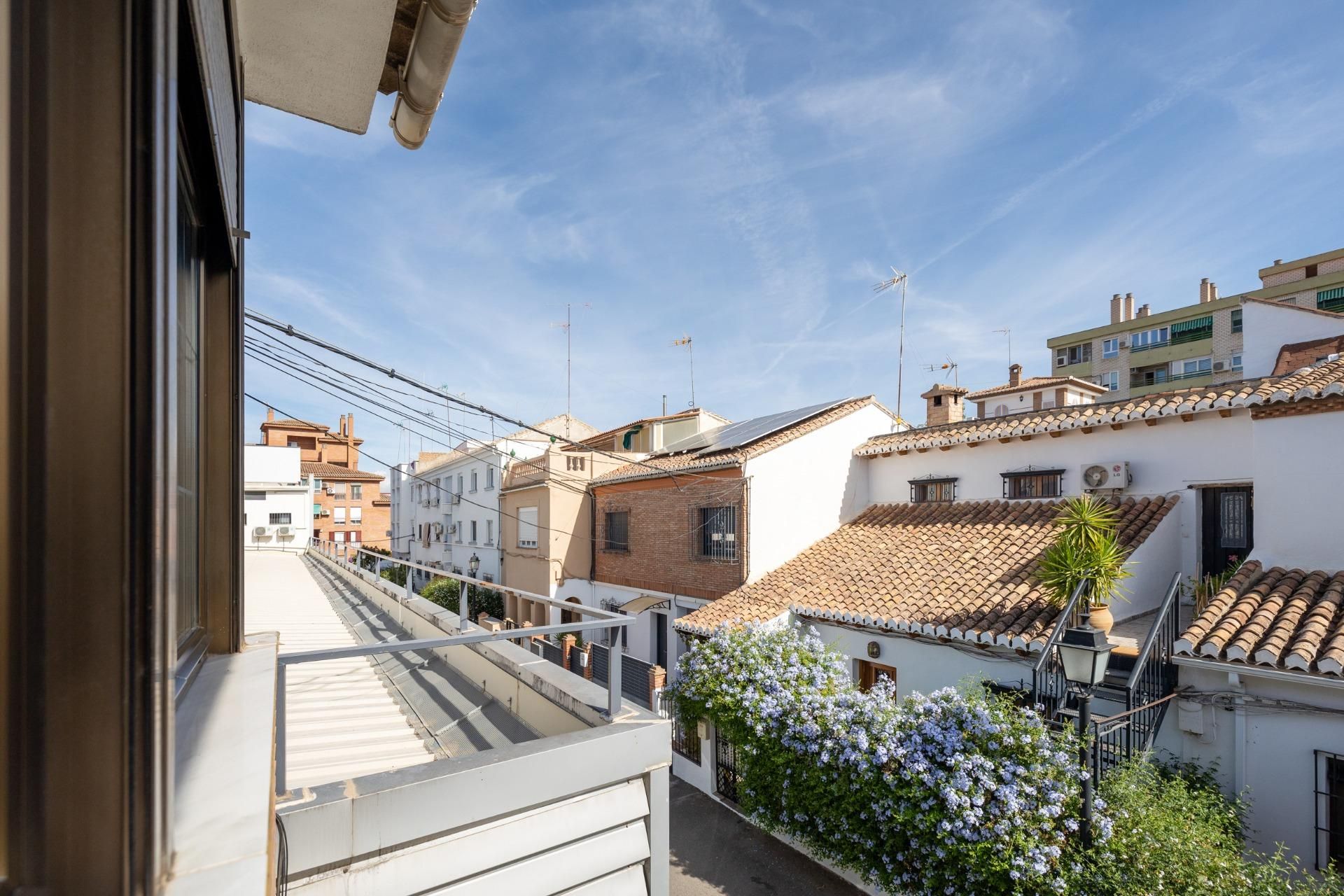 Vista exterior de Casa o xalet en venda en  Granada Capital amb Terrassa