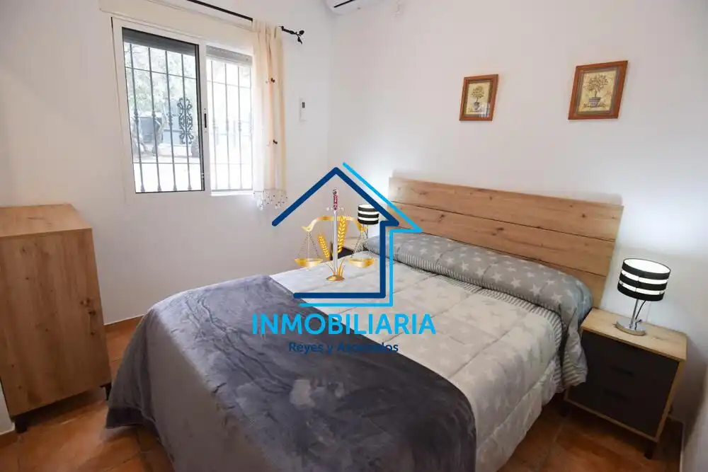 Dormitori de Casa o xalet en venda en Córdoba amb Aire condicionat, Terrassa i Piscina