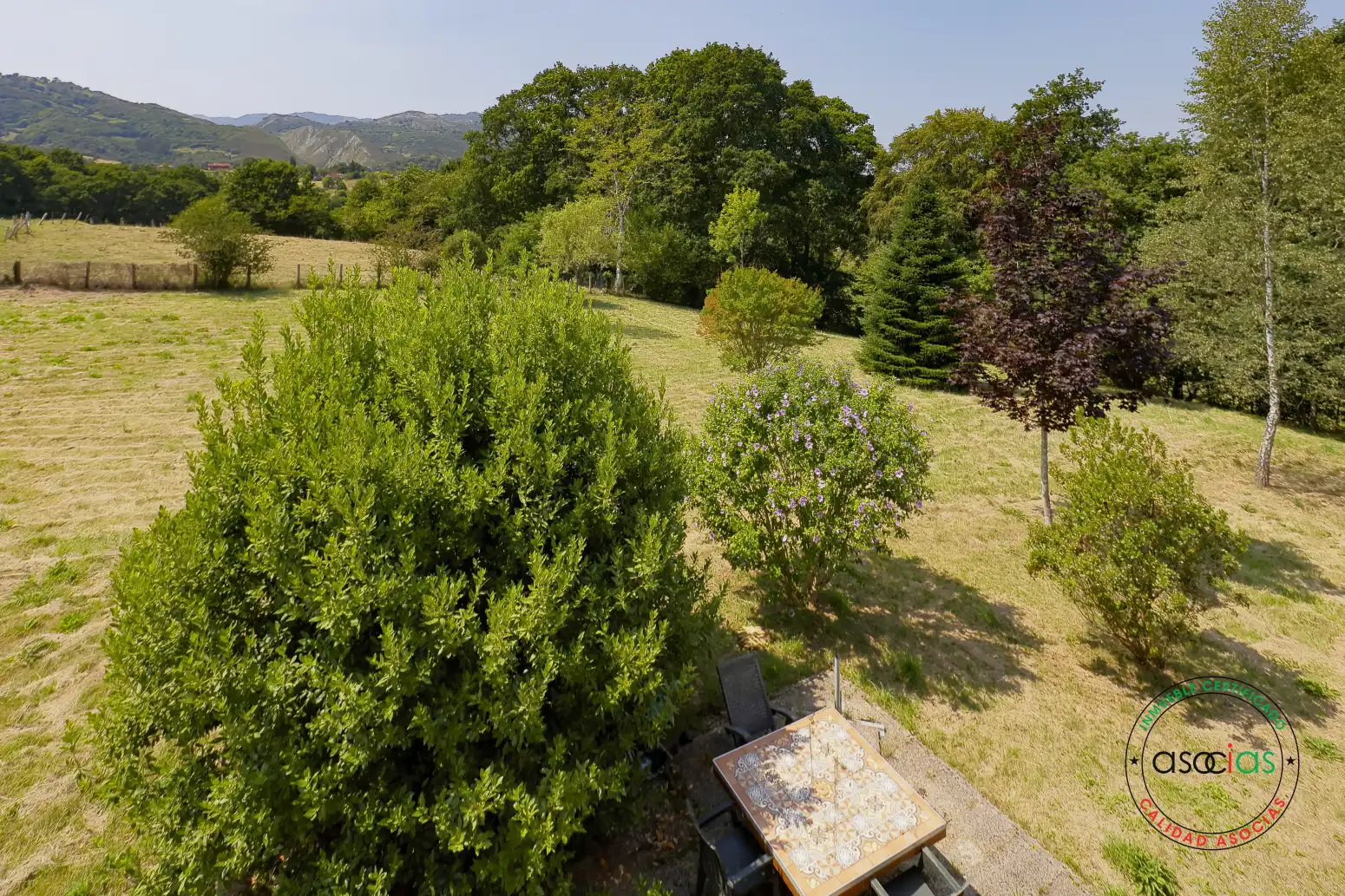 Jardí de Casa o xalet en venda en Nava amb Calefacció, Parquet i Traster