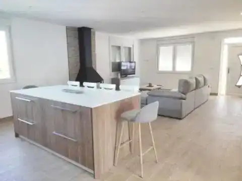 Küche von Wohnung zur Miete in Muxía mit Privatgarten, Abstellraum und Möbliert