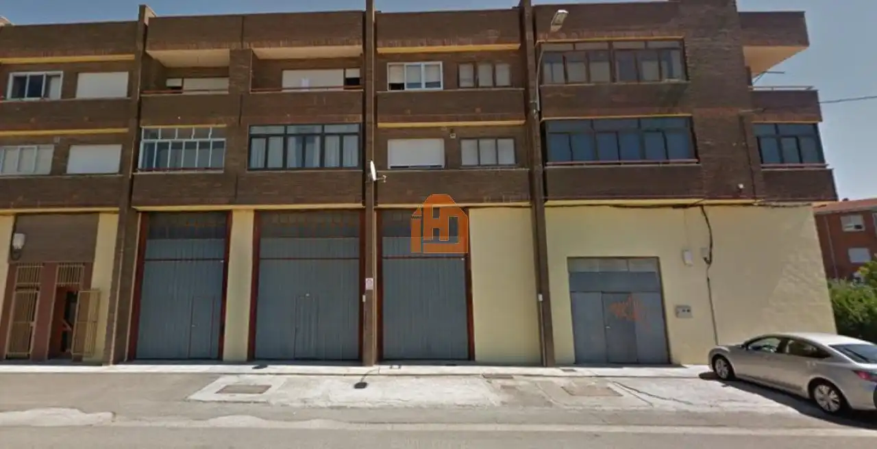 Vista exterior de Apartament en venda en Hospital de Órbigo amb Calefacció, Terrassa i Moblat