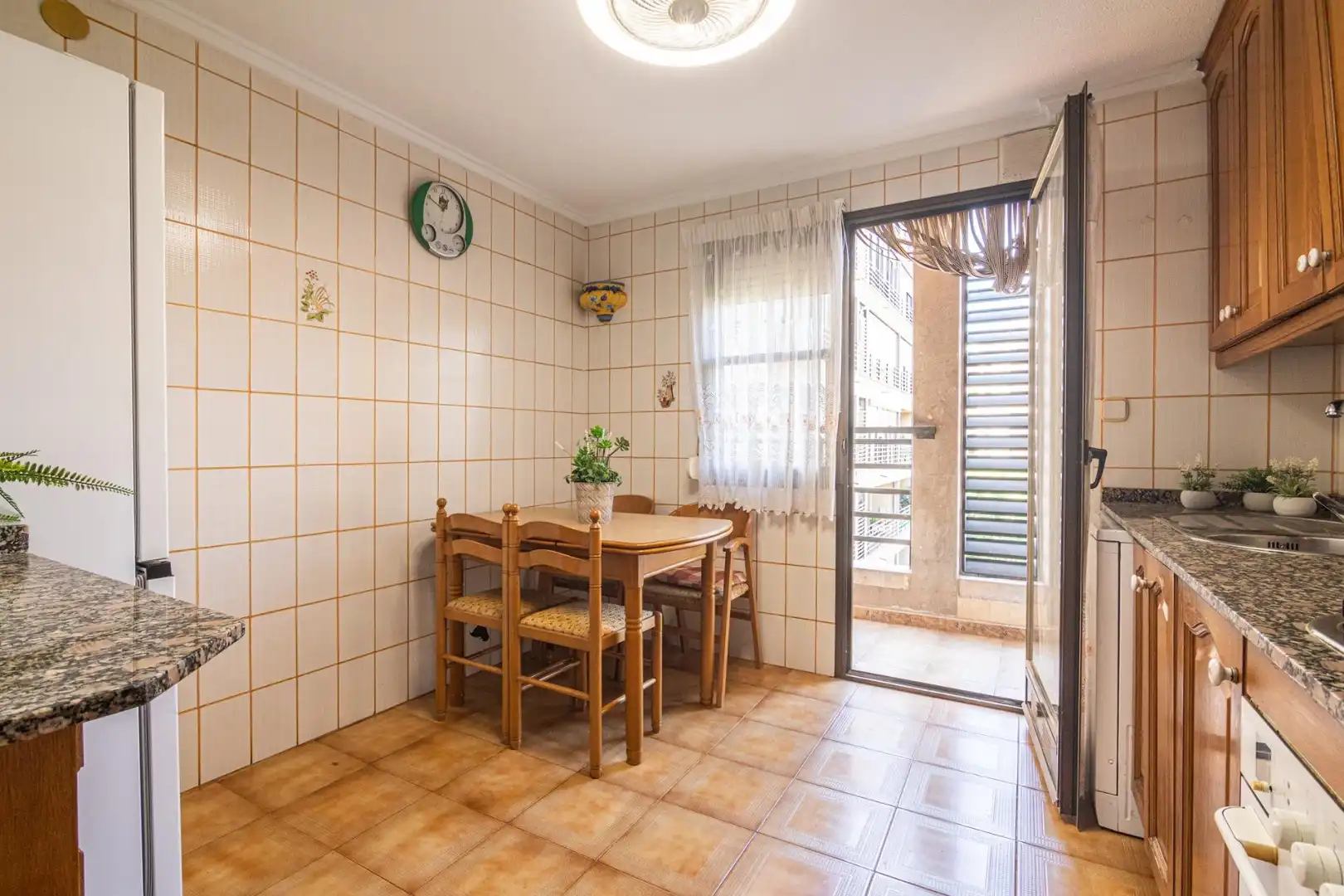 Cocina de Piso en venta en Elche / Elx con Aire acondicionado, Calefacción y Balcón