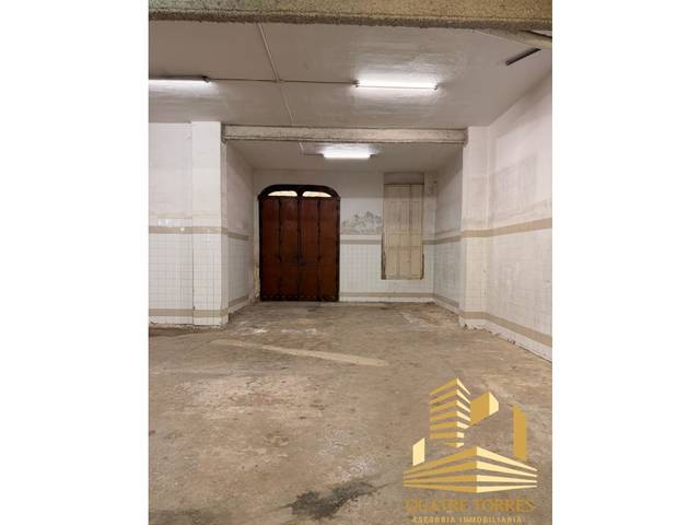 Nave industrial en Alquiler en Calle Juan De Celaya, 11 en La Creu Coberta