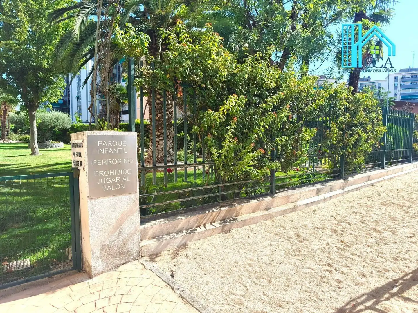 Jardín de Piso en venta en Móstoles con Aire acondicionado, Jardín privado y Piscina comunitaria