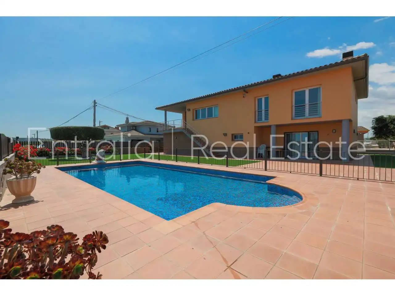 Maison avec piscine à vendre à Calle Riu Muga
