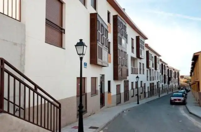 Vista exterior de Local en venda en Horche amb Alarma
