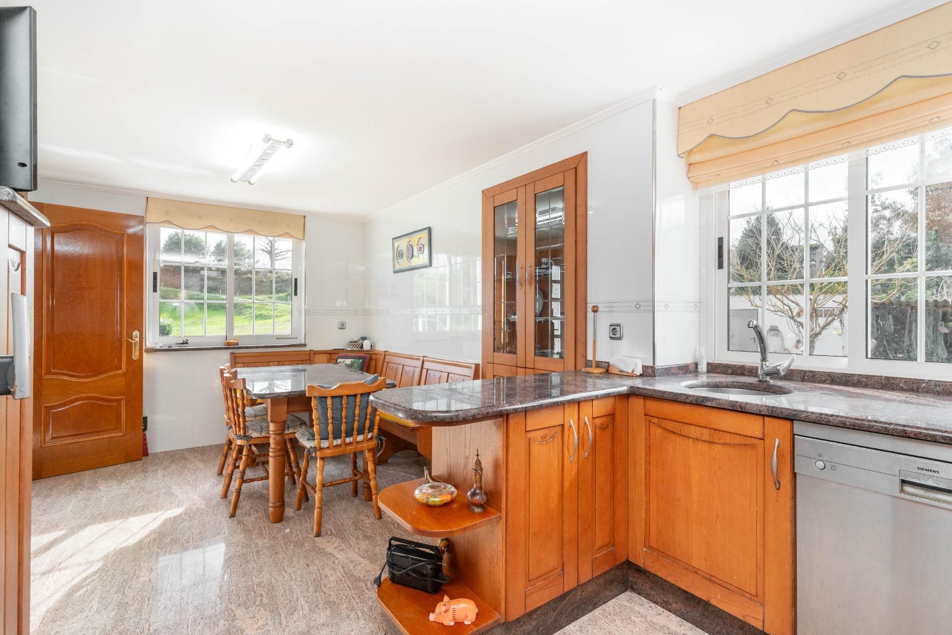 Kitchen of House or chalet for sale in Barreiros  with Heating