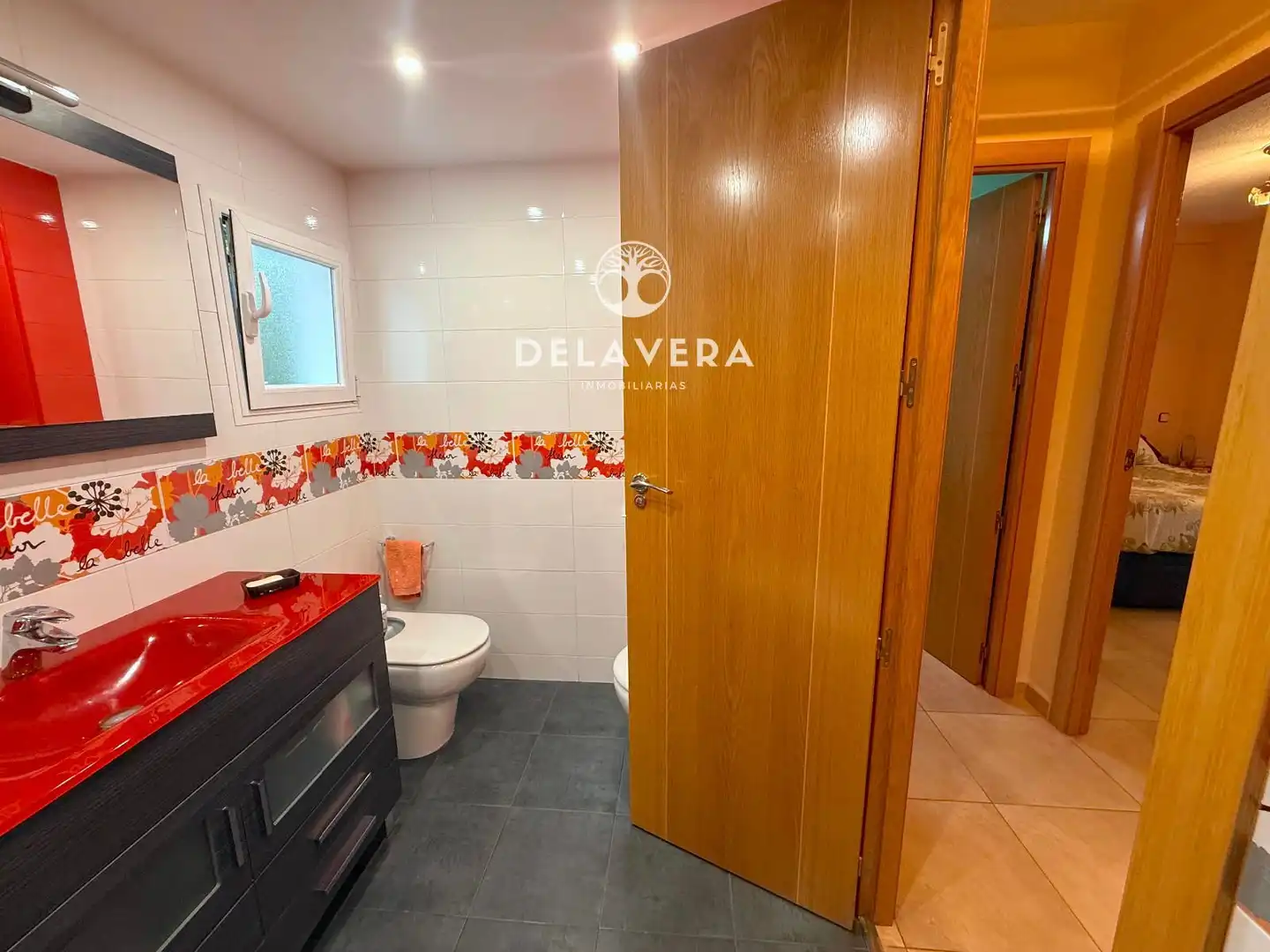 Bathroom of Flat for sale in Móstoles  with Air Conditioner and Heating