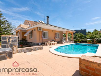 Vista exterior de Casa o xalet en venda en Torrent amb Aire condicionat, Calefacció i Jardí privat