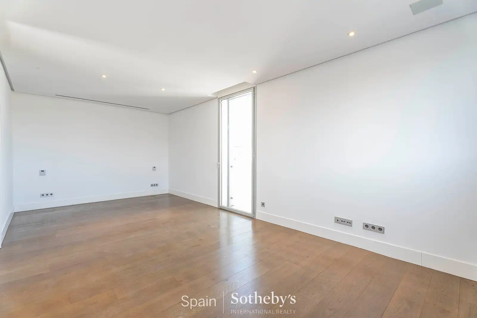 Casa adosada en venta en Madrid con Aire acondicionado, Calefacción y Jardín privado
