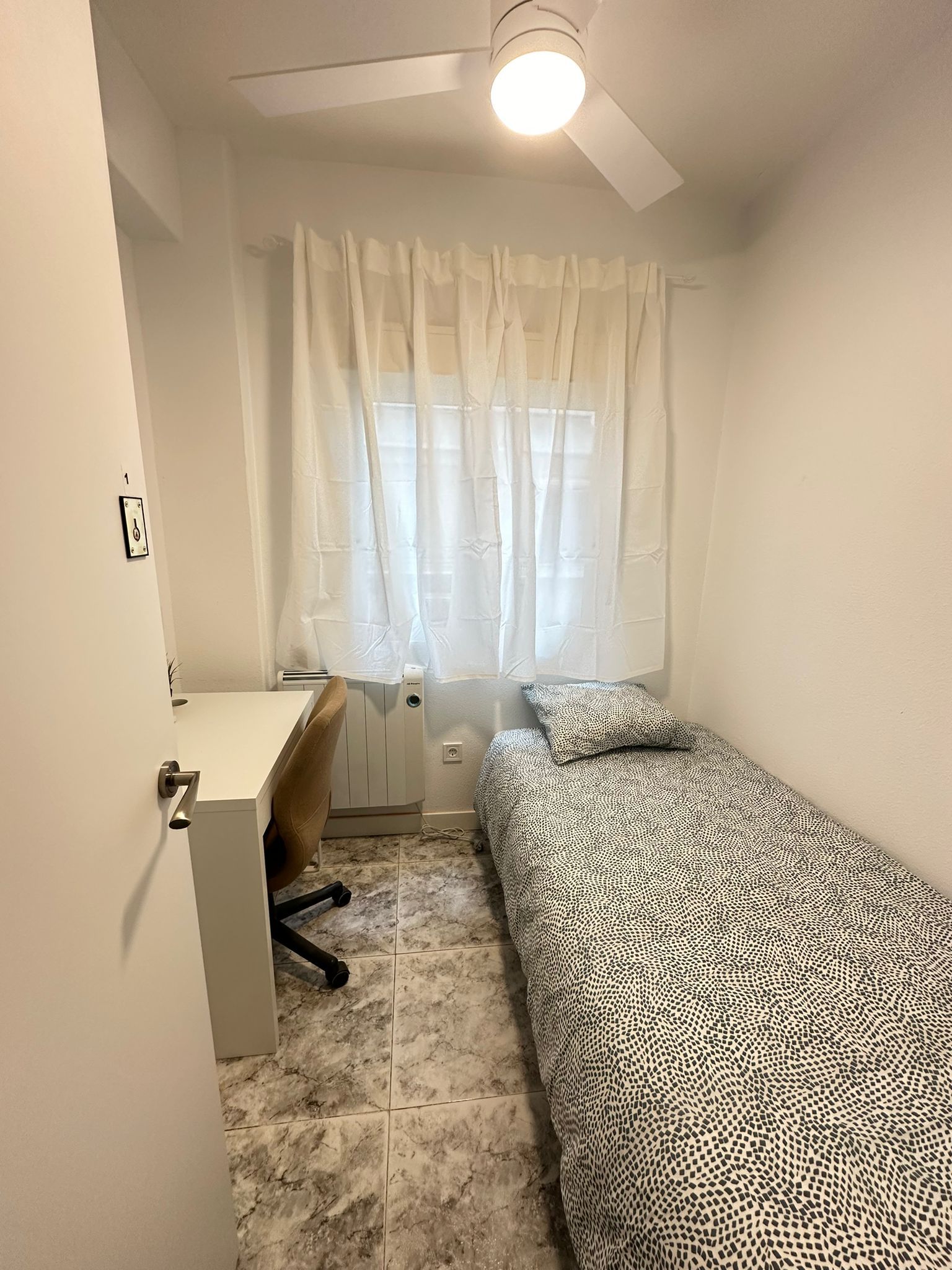 Pis per a compartir a Calle de Sáhara, 52, Los Rosales