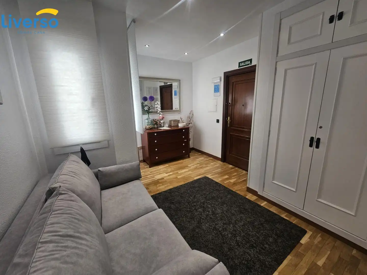 Sala d'estar de Pis de lloguer en Burgos amb Calefacció, Parquet i Moblat