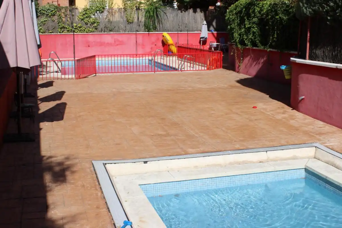 Swimming pool of Apartments for rent in Madrid  with Air Conditioner, Heating and Furnished