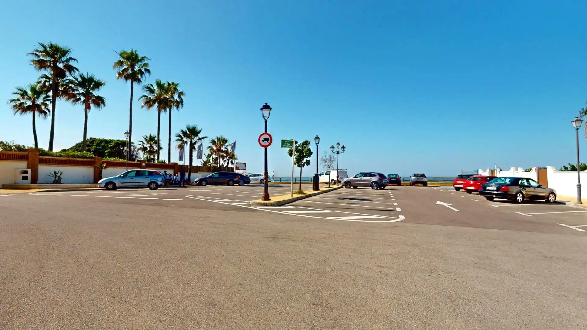 Aparcament de Pis en venda en Marbella amb Jardí privat, Terrassa i Balcó