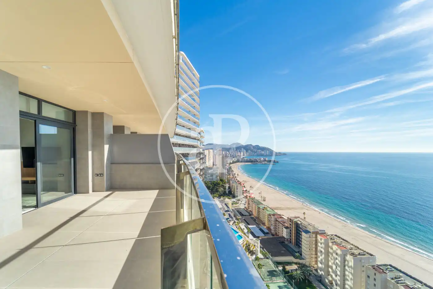 Vista exterior de Pis en venda en Benidorm amb Aire condicionat, Calefacció i Jardí privat