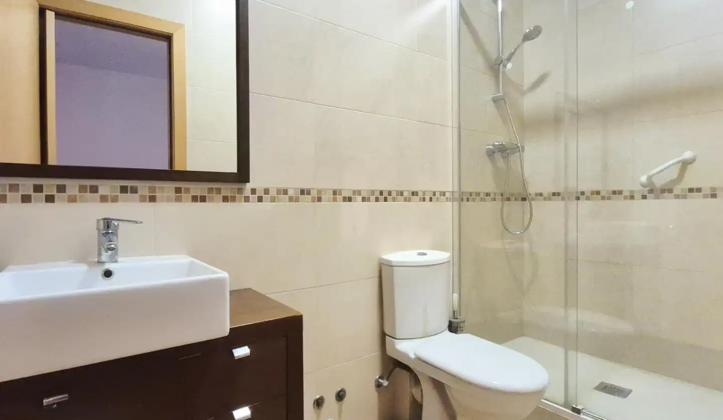 Baño de Piso en venta en Terrassa con Calefacción y Balcón
