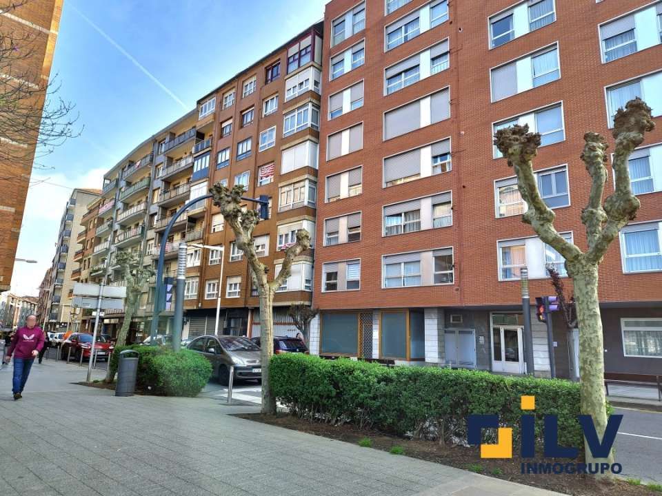 Vista exterior de Piso en venta en Santurtzi  con Calefacción, Terraza y Balcón