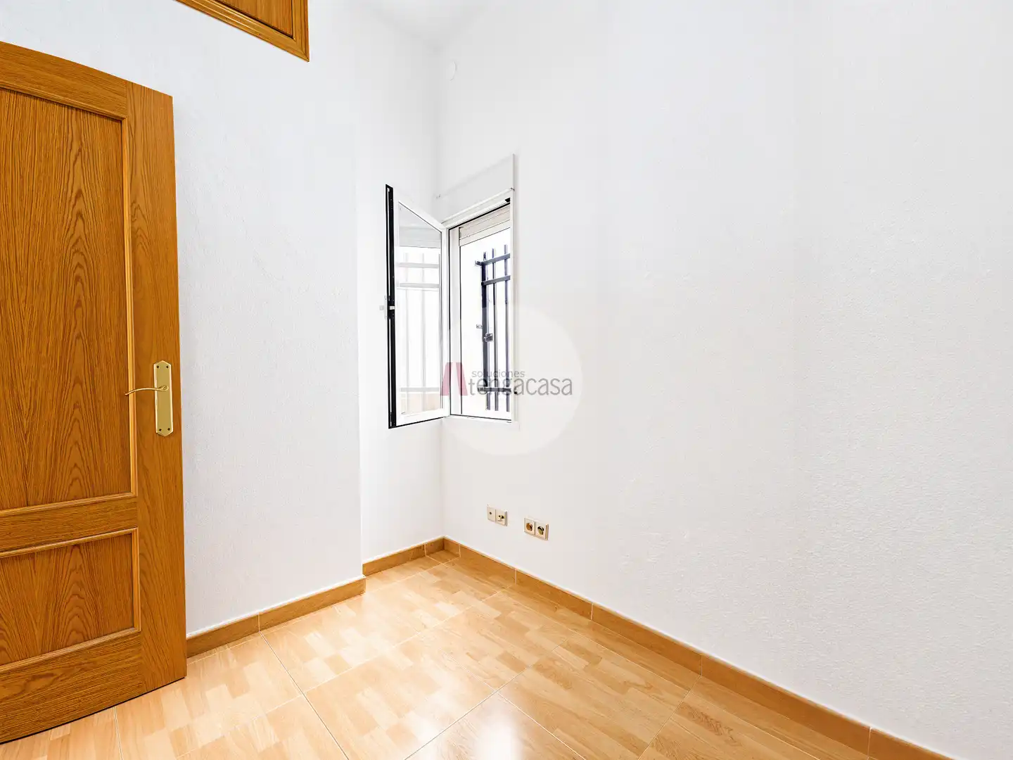 Bedroom of Flat for rent in Madrid  with Air Conditioner, Heating and Washing machine