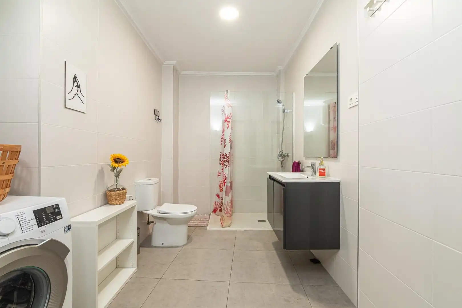 Baño de Piso en venta en Elche / Elx con Balcón