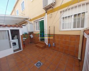Vista exterior de Casa o xalet en venda en Mérida amb Aire condicionat, Calefacció i Terrassa