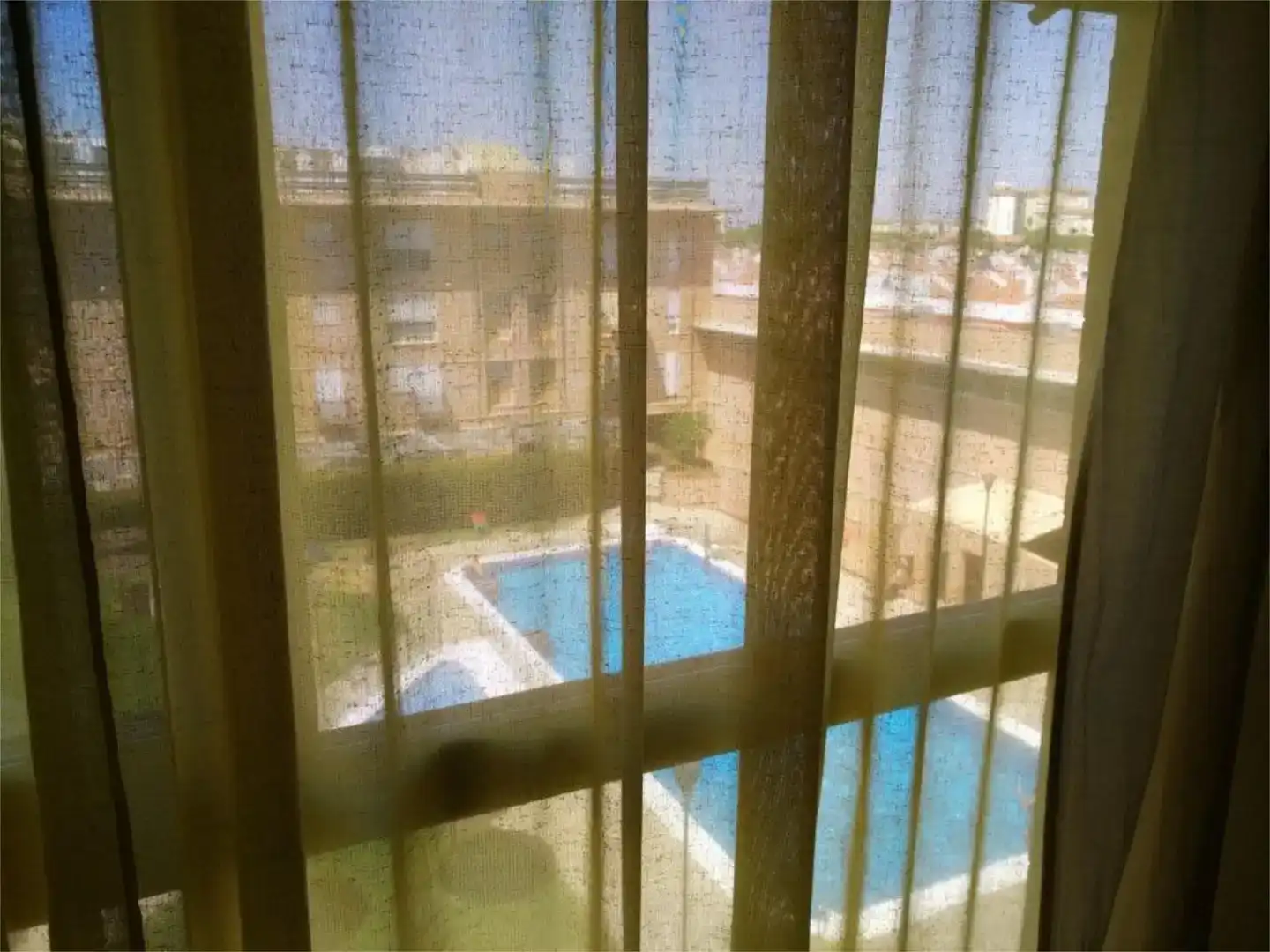 Piscina de Pis per a compartir en Sevilla amb Aire condicionat, Jardí privat i Piscina