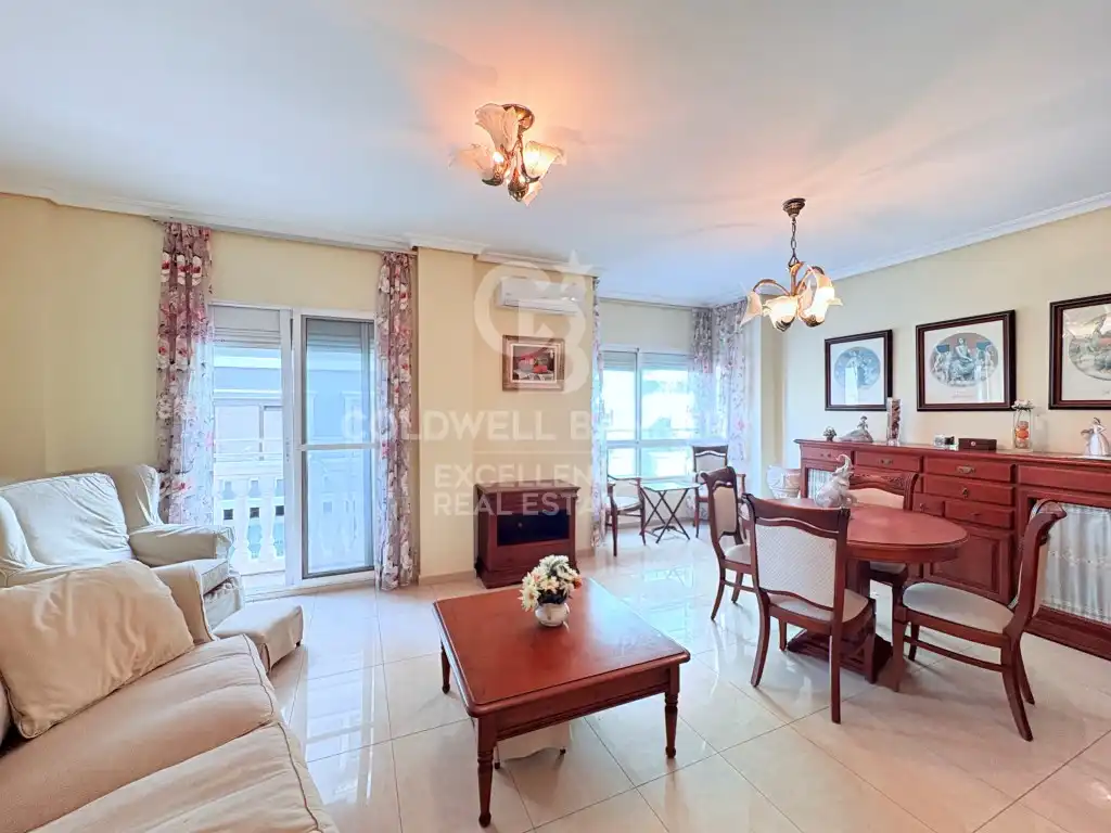 Vista exterior de Piso en venta en Valencia con Aire acondicionado, Terraza y Amueblado