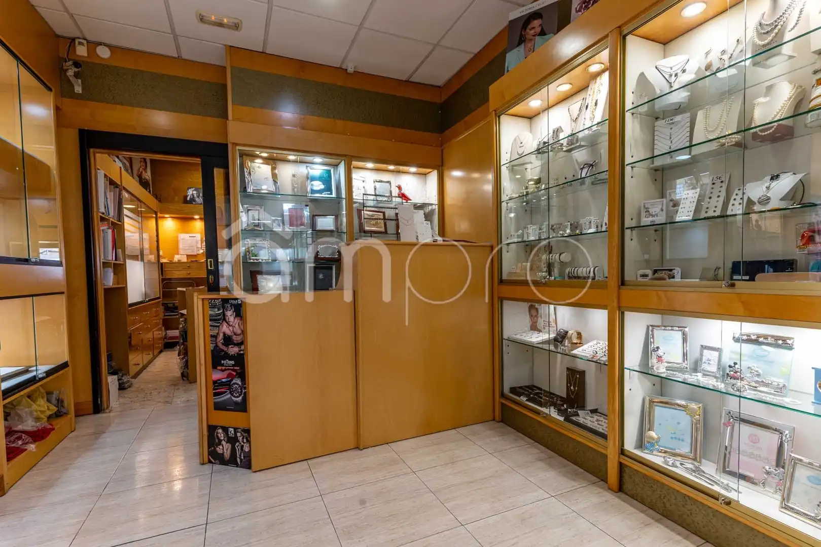 Local comercial en alquiler en N/A, imagen 22