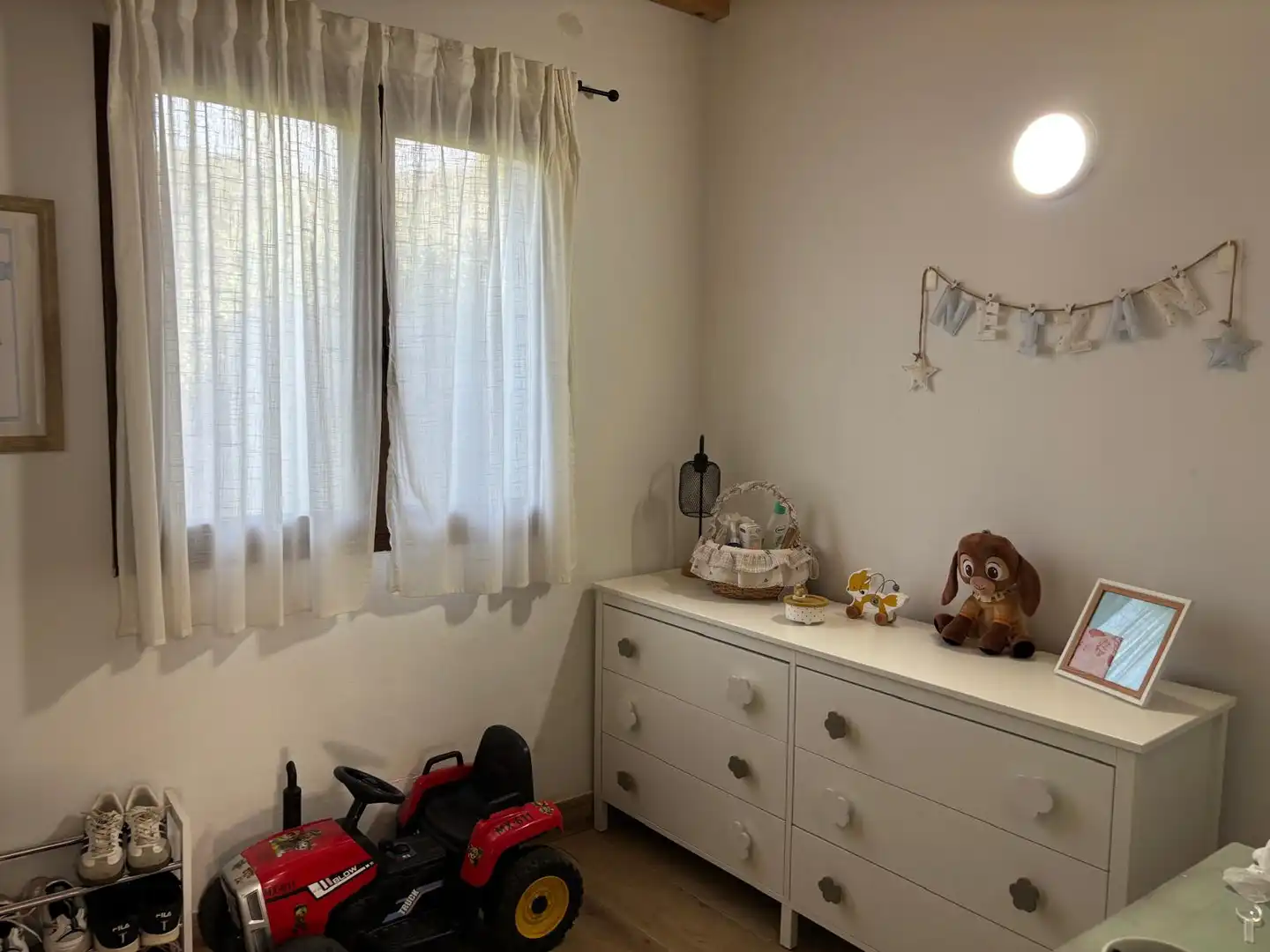 Dormitori de Finca rústica en venda en Estepona amb Jardí privat